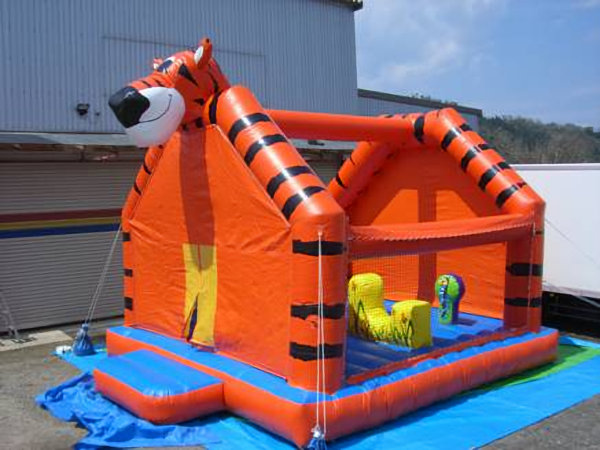 エアートランポリン_トラハウス